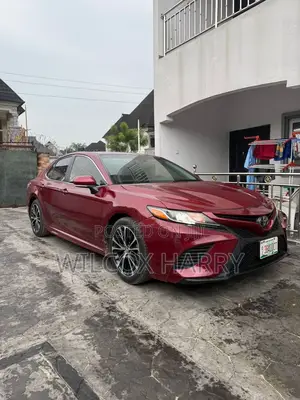 Toyota Camry SE FWD (2.5L 4cyl 8AM) 2018 Red