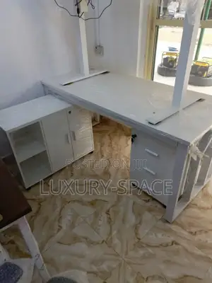 High Quality Executive White Office 1.6metrs Table