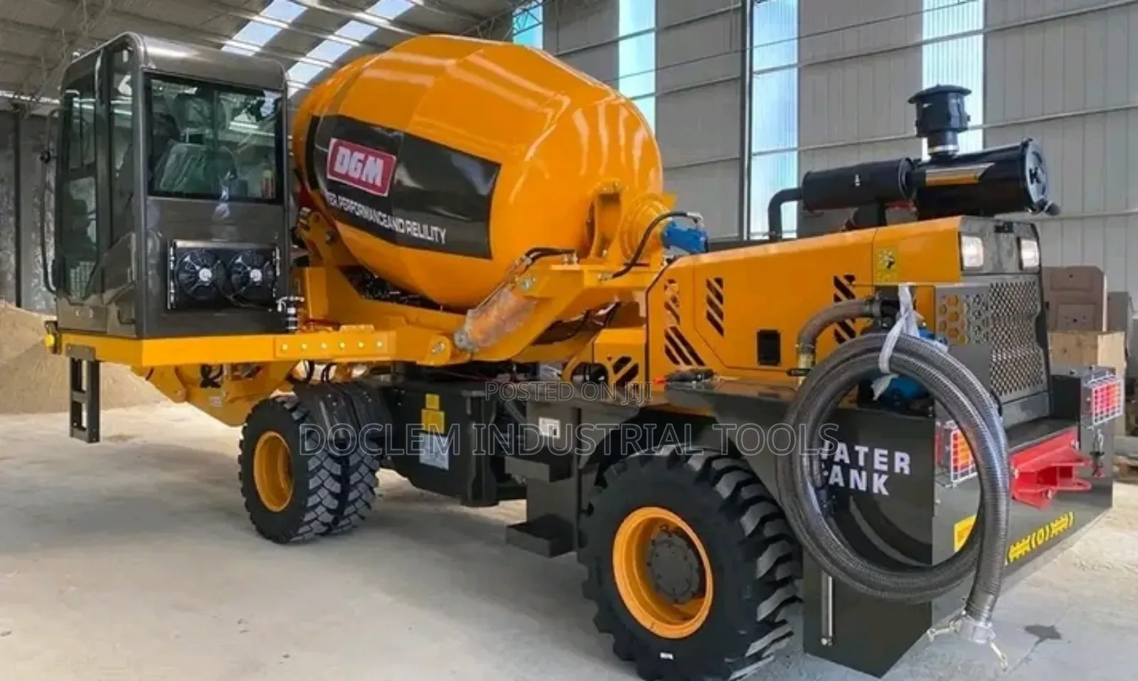 Self Loading Concrete Mixer Truck