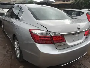 Photo - Honda Accord EX-L 4dr Sedan FWD (2.4L 4cyl 2A) 2013 Silver
