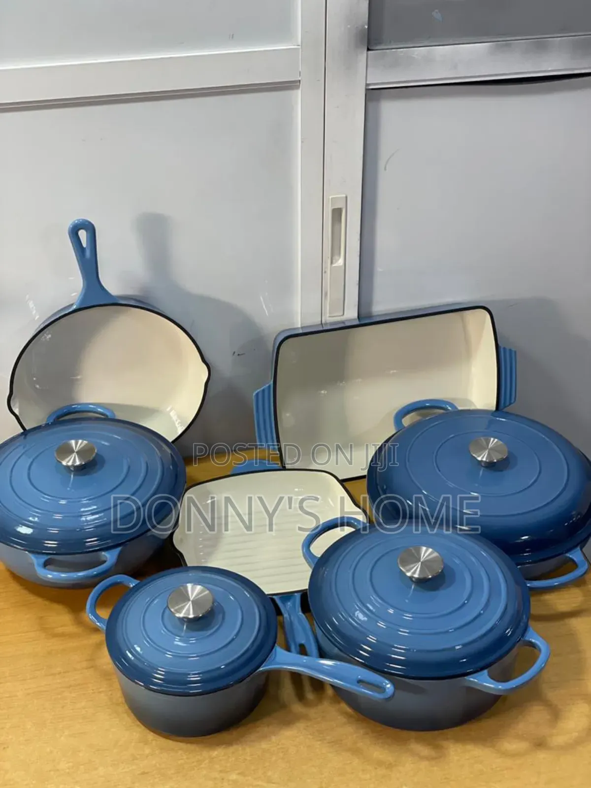 Enameled Cast Iron Cookware/Pots