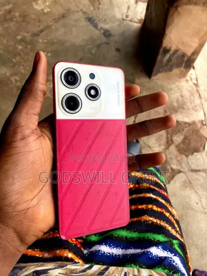 Photo - Tecno Spark 10 Pro 128 GB White