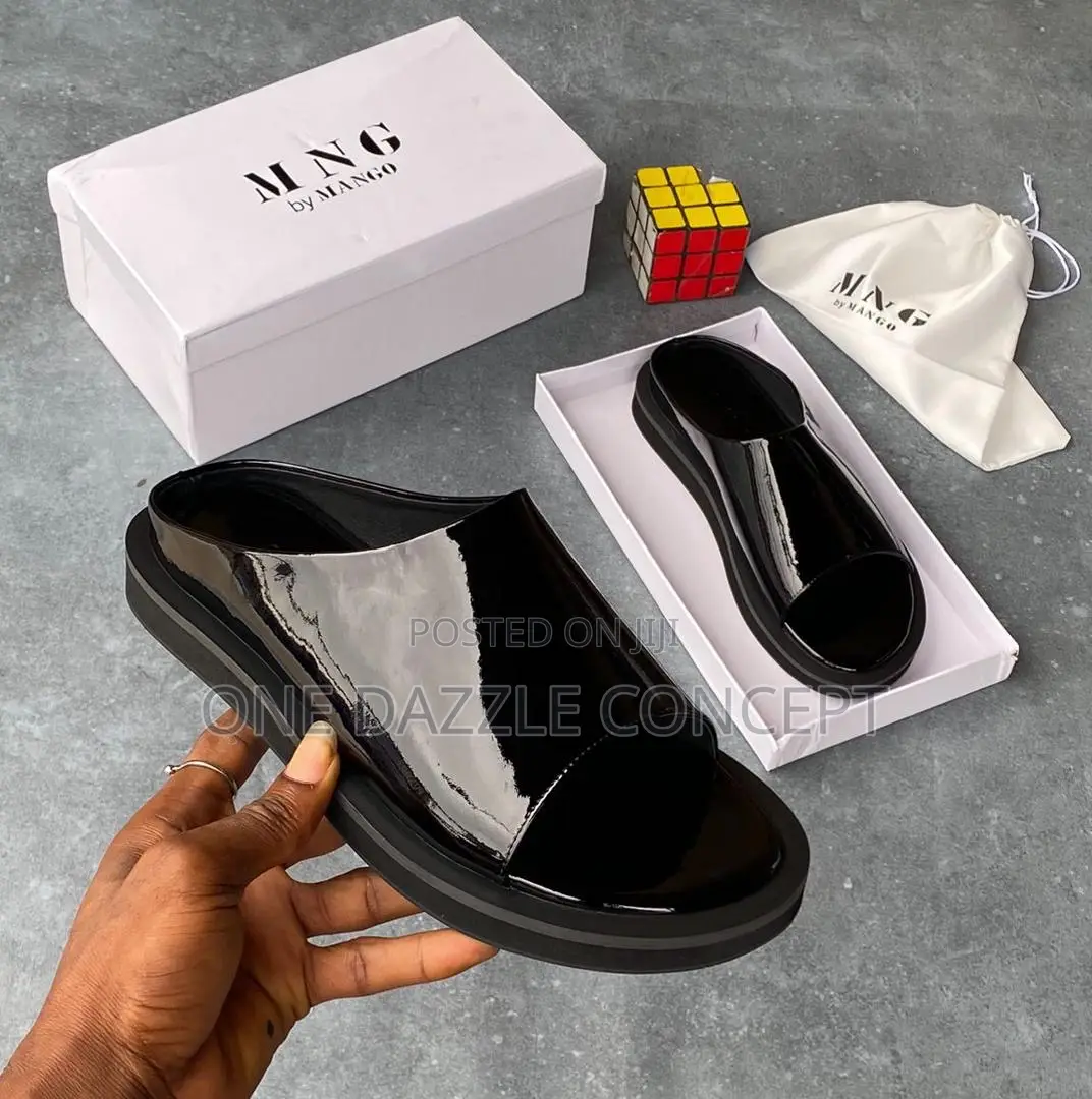 Mango Half Cut