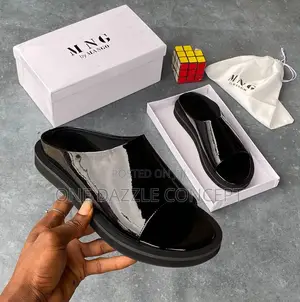 Mango Half Cut