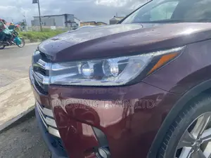 Toyota Highlander XLE 4dr SUV (3.5L 6cyl 6A) 2015 Red