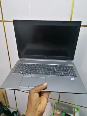 Laptop HP ZBook Studio G5 16GB Intel Xeon SSHD (Hybrid) 512GB