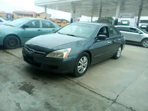 Photo - Honda Accord 2006 Gray