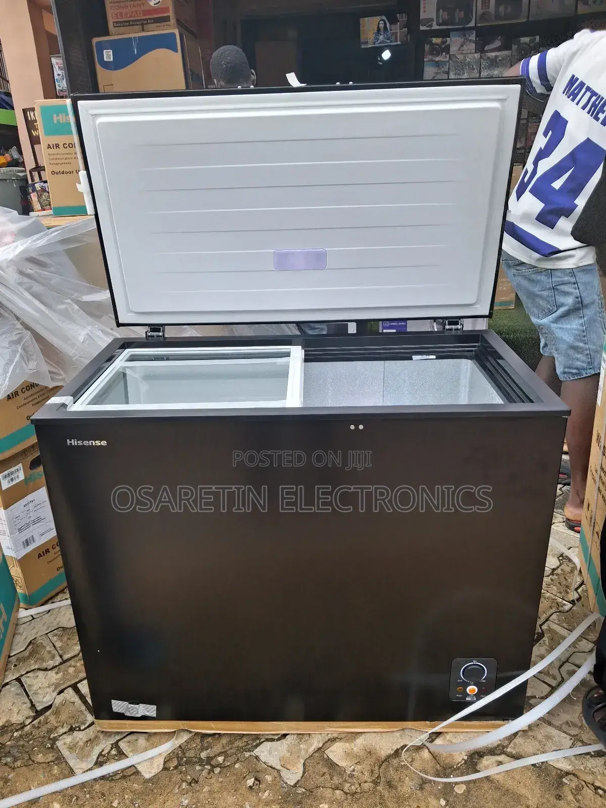 Hisense Deep Freezer Model 320(240 Litre)