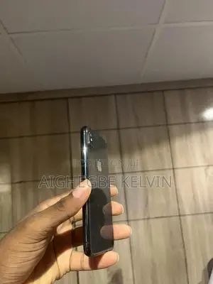 Apple iPhone X 64 GB Black