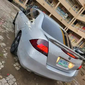 Photo - Honda Accord 2006 Silver