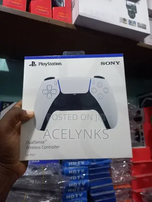 Photo - Playstation 5 White/Black Controller