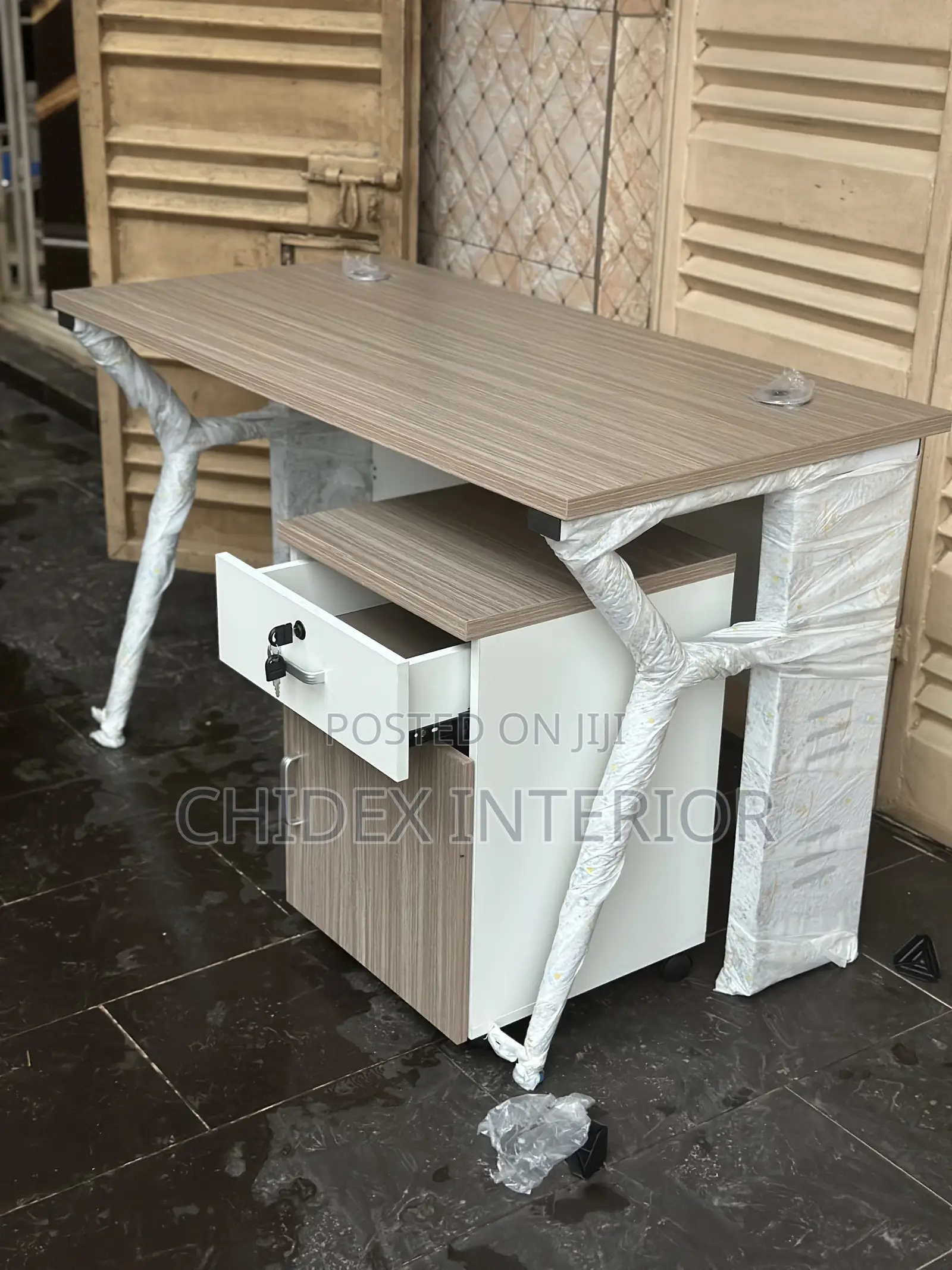 Office Foreign Desk