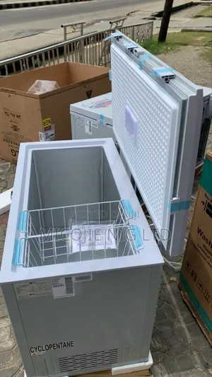 Lg Chest Freezer