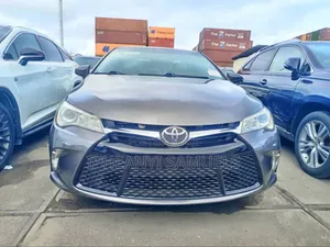 Toyota Camry XLE 4dr Sedan (2.5L 4cyl 6A) 2017 Brown