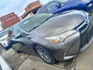 Toyota Camry XLE 4dr Sedan (2.5L 4cyl 6A) 2017 Brown