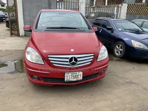 Mercedes-Benz B-Class B200 Petrol 2010 Red