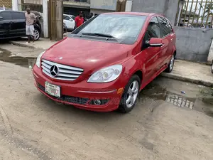 Mercedes-Benz B-Class B200 Petrol 2010 Red