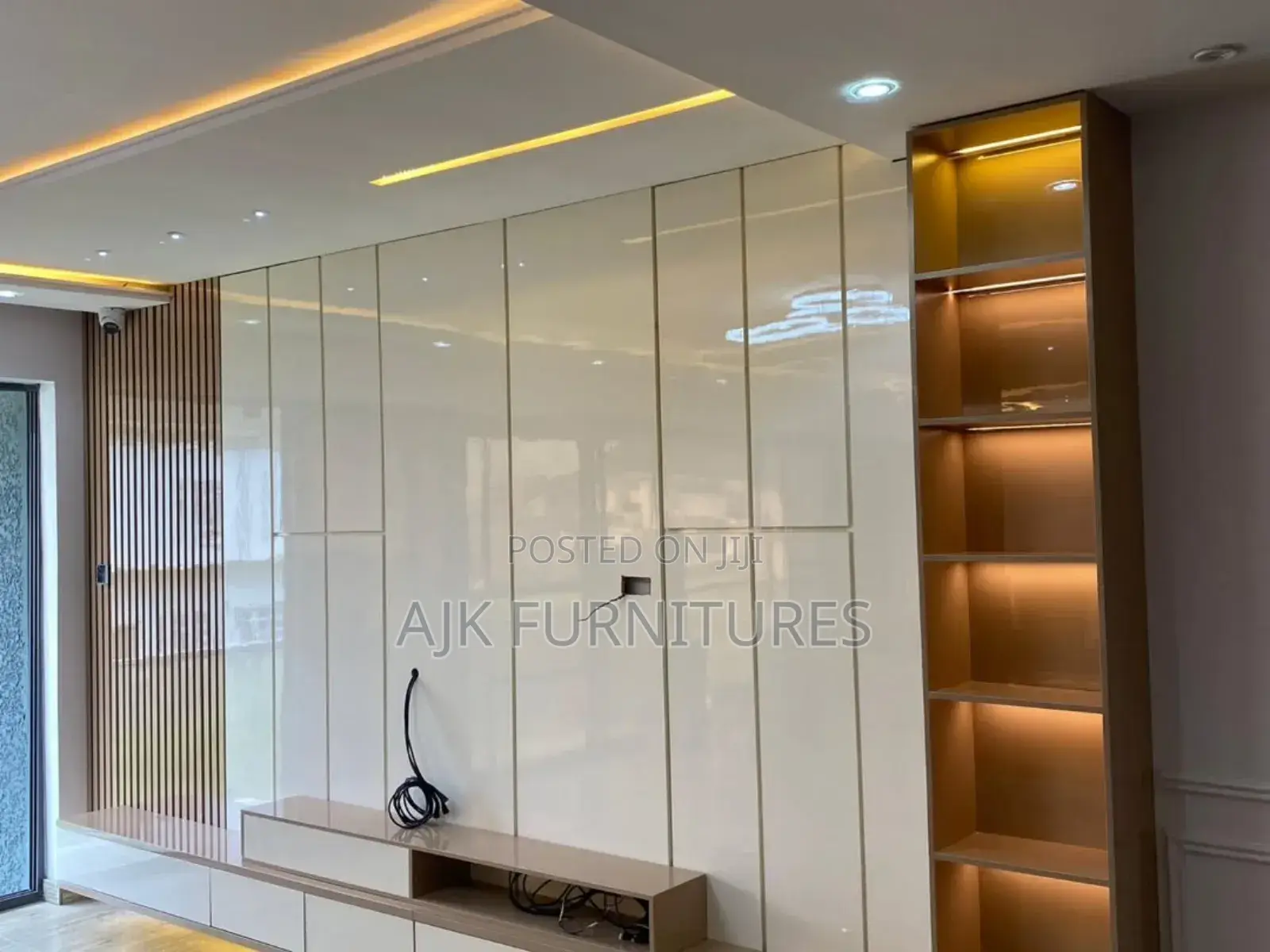 Full Glossy Television Unit