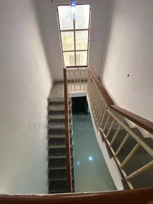 5bdrm Duplex in Oluyole Main Estate for rent