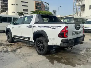 New Toyota Hilux 2024 White
