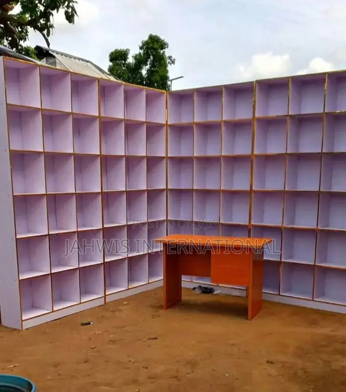 Sumptuous Shelve Unit