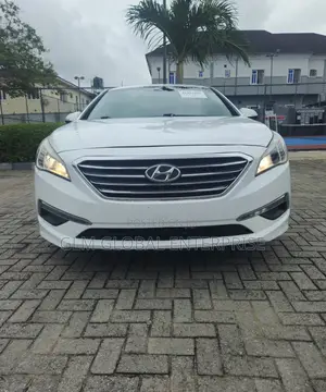 Hyundai Sonata Limited w/Brown Leather PZEV 4dr Sedan (2.4L 4cyl 6A)