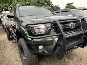 Toyota Tacoma V6 4dr Double Cab 4WD 6.1 ft. SB (4.0L 6cyl 5A) 2014 Black