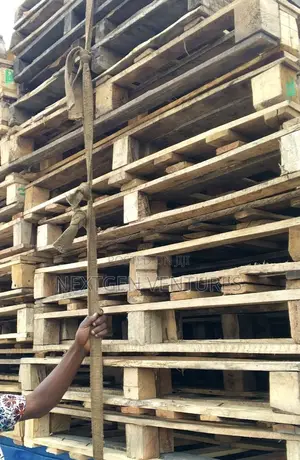 Locally Used Wooden Pallets Storage