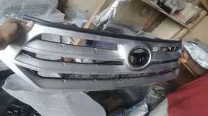 Front Grill Highlander 2012 / 2013 Available