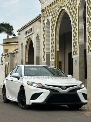 Toyota Camry 2018 White
