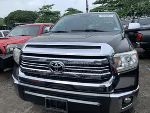 Toyota Tundra 2018 Brown