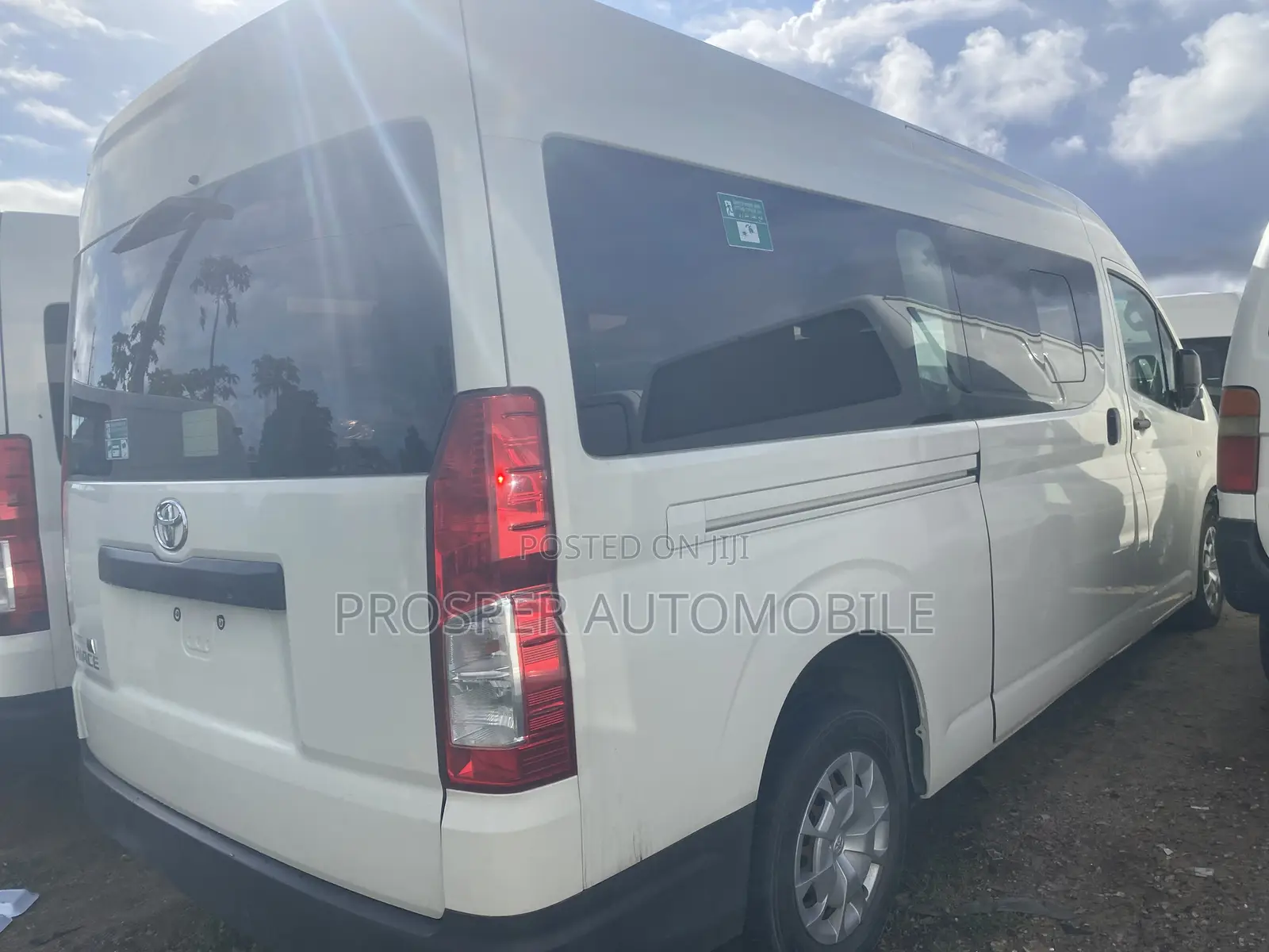 Toyota HiAce 2019 White