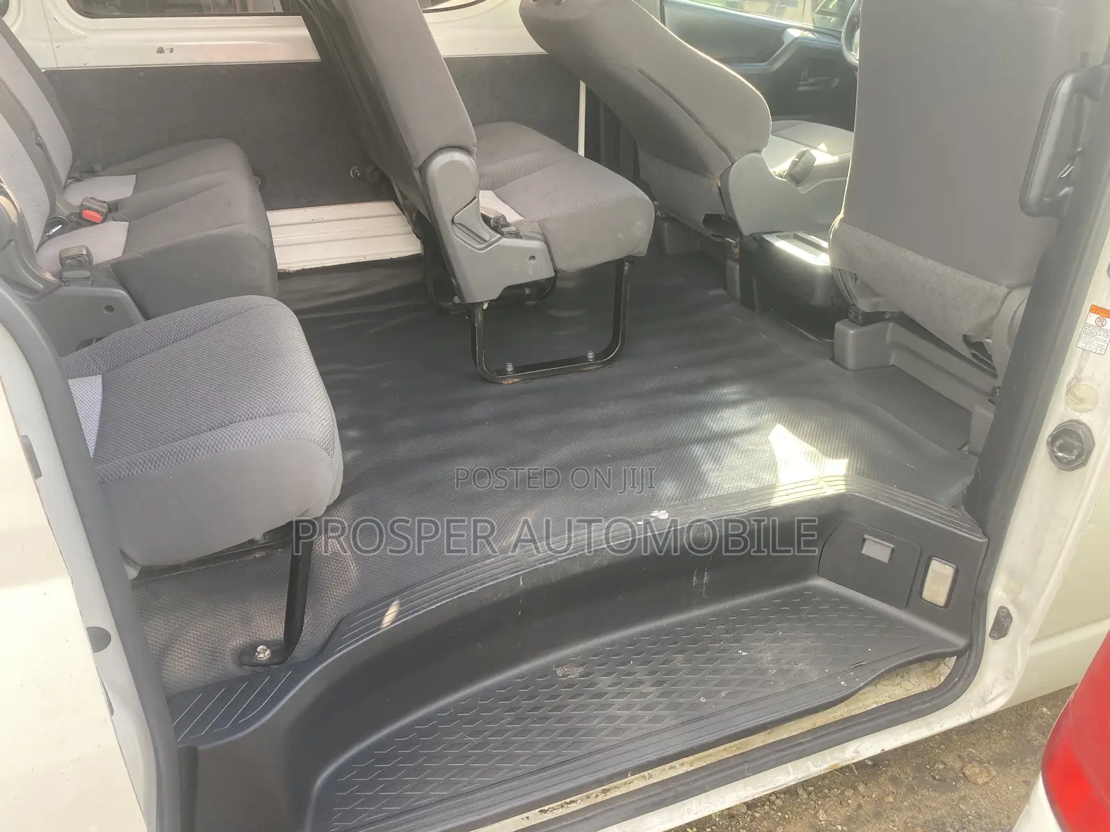 Toyota HiAce 2019 White