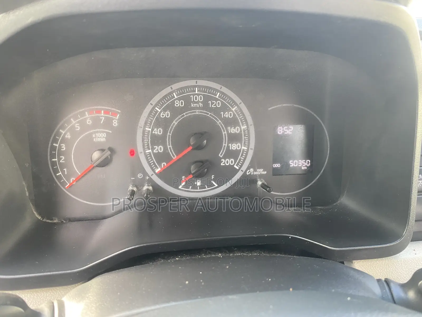 Toyota HiAce 2019 White