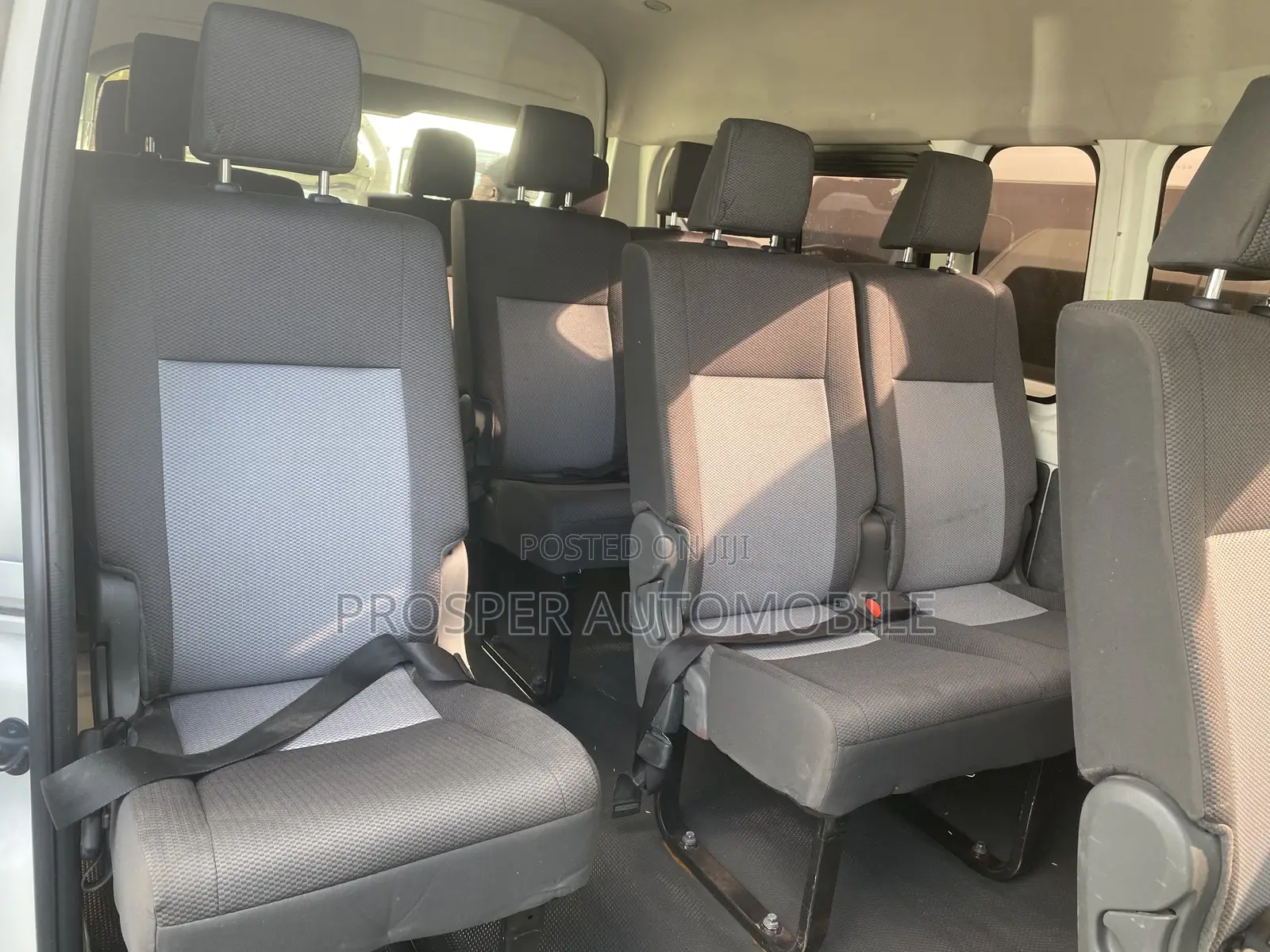 Toyota HiAce 2021 White