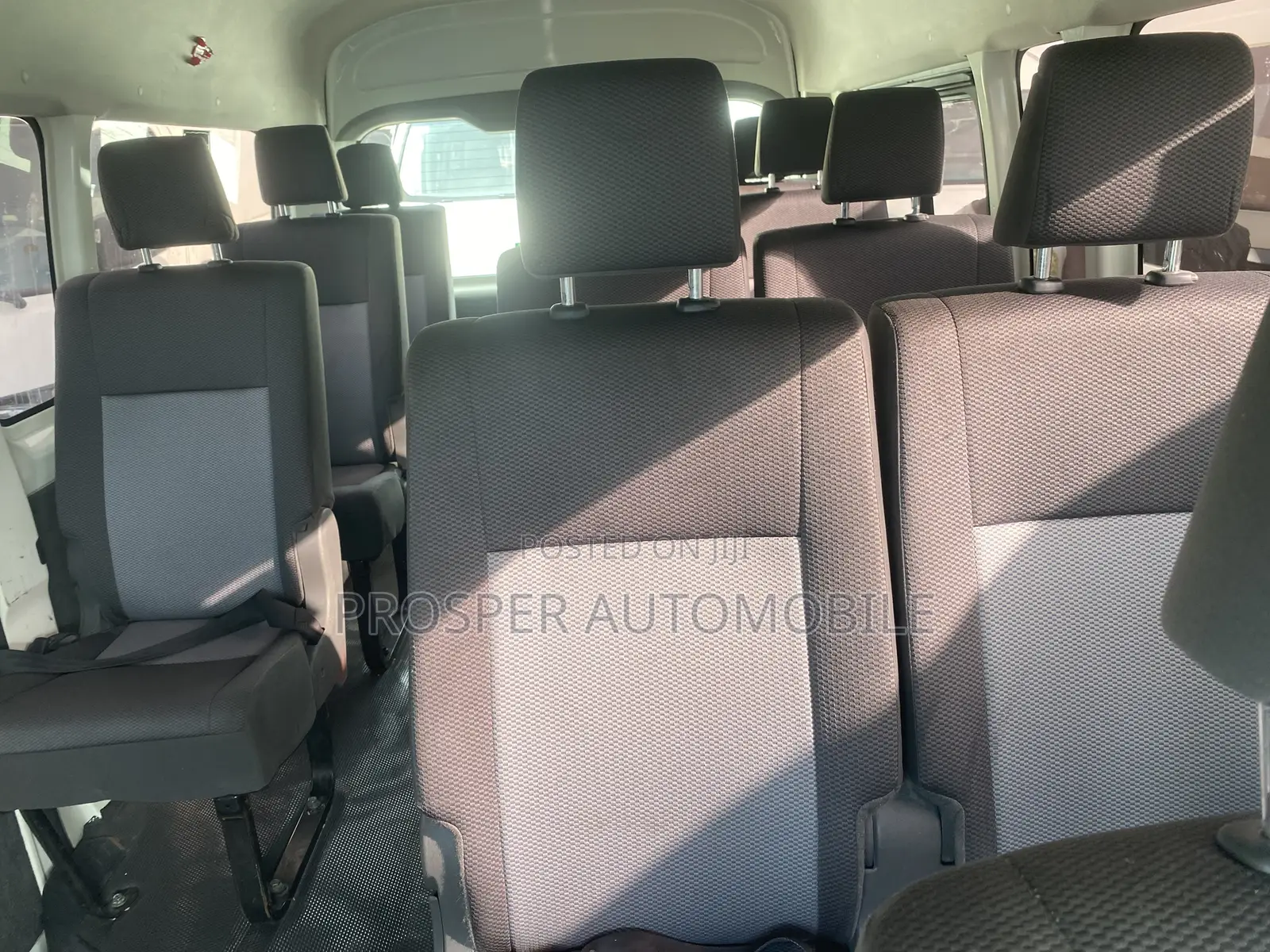 Toyota HiAce 2021 White