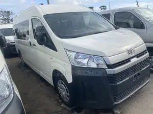 Toyota HiAce 2021 White