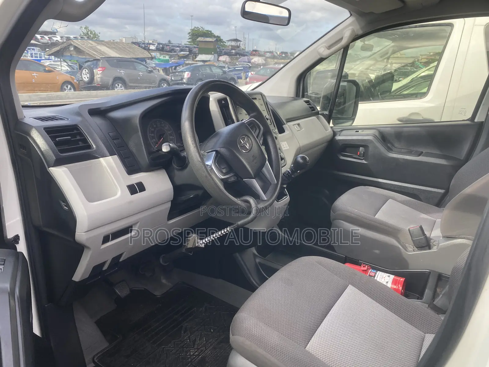 Toyota HiAce 2021 White