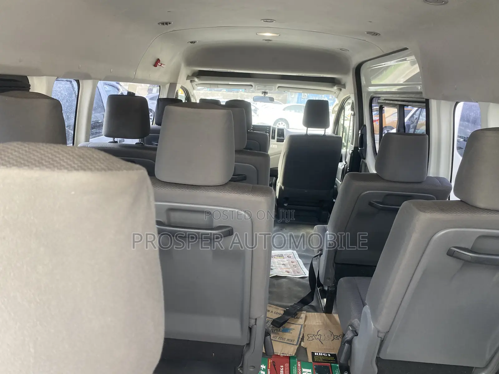 Toyota HiAce 2021 White