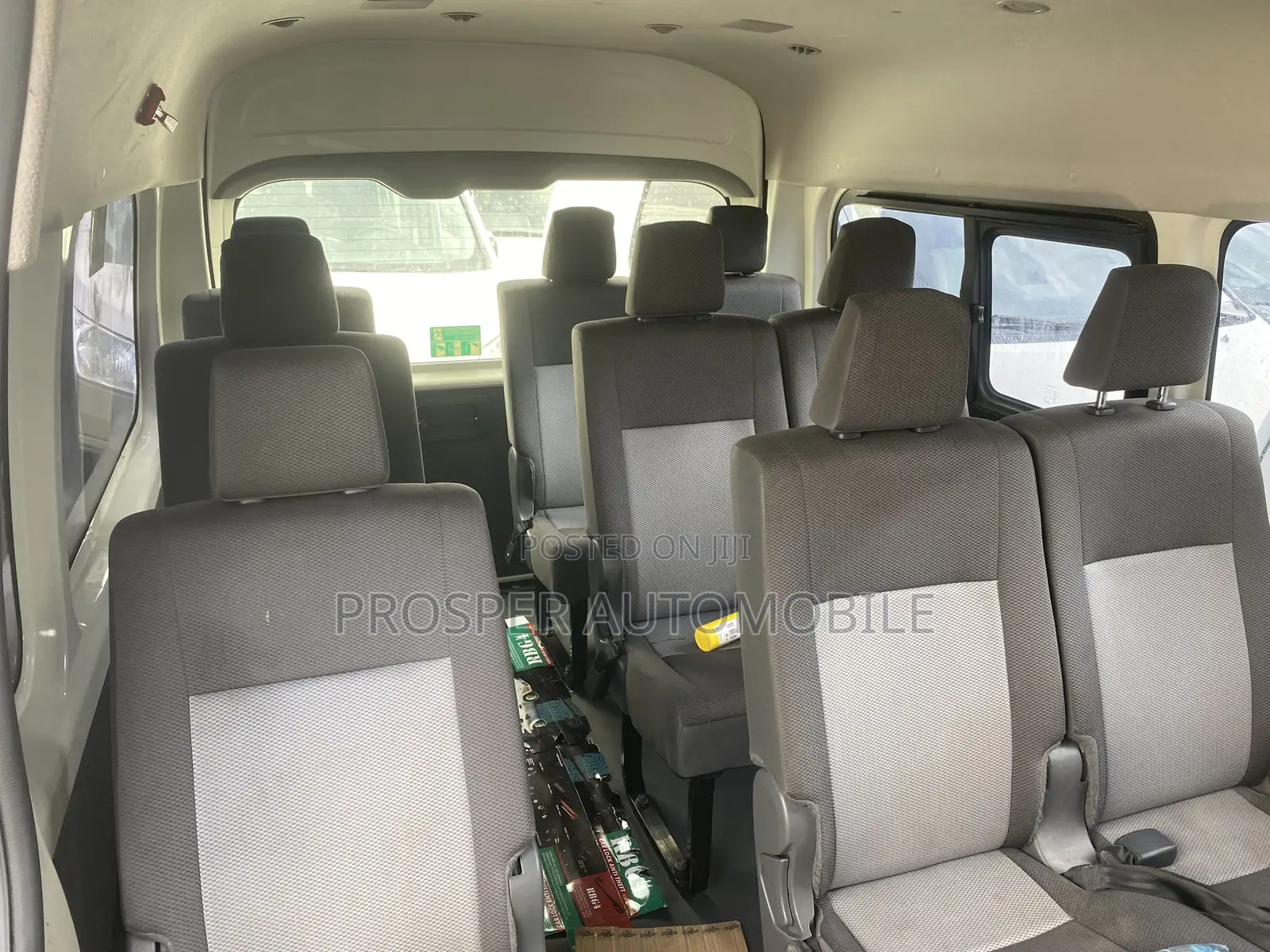 Toyota HiAce 2021 White