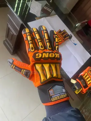 Kong Glovez