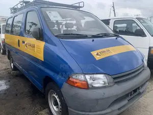Toyota HiAce 2005 Blue