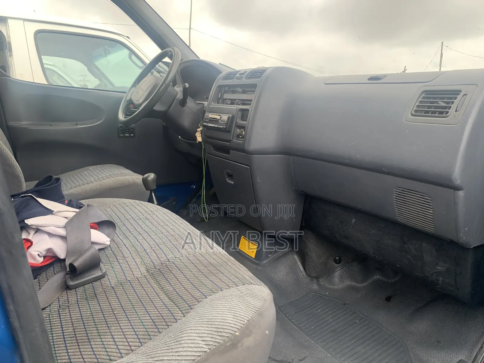 Toyota HiAce 2005 Blue
