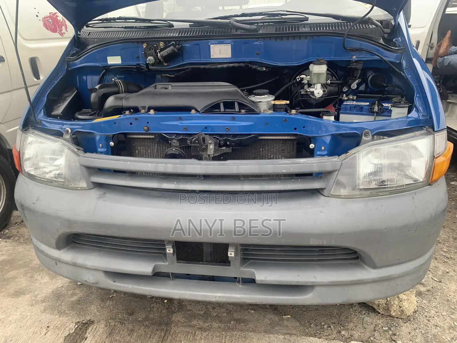 Toyota HiAce 2005 Blue
