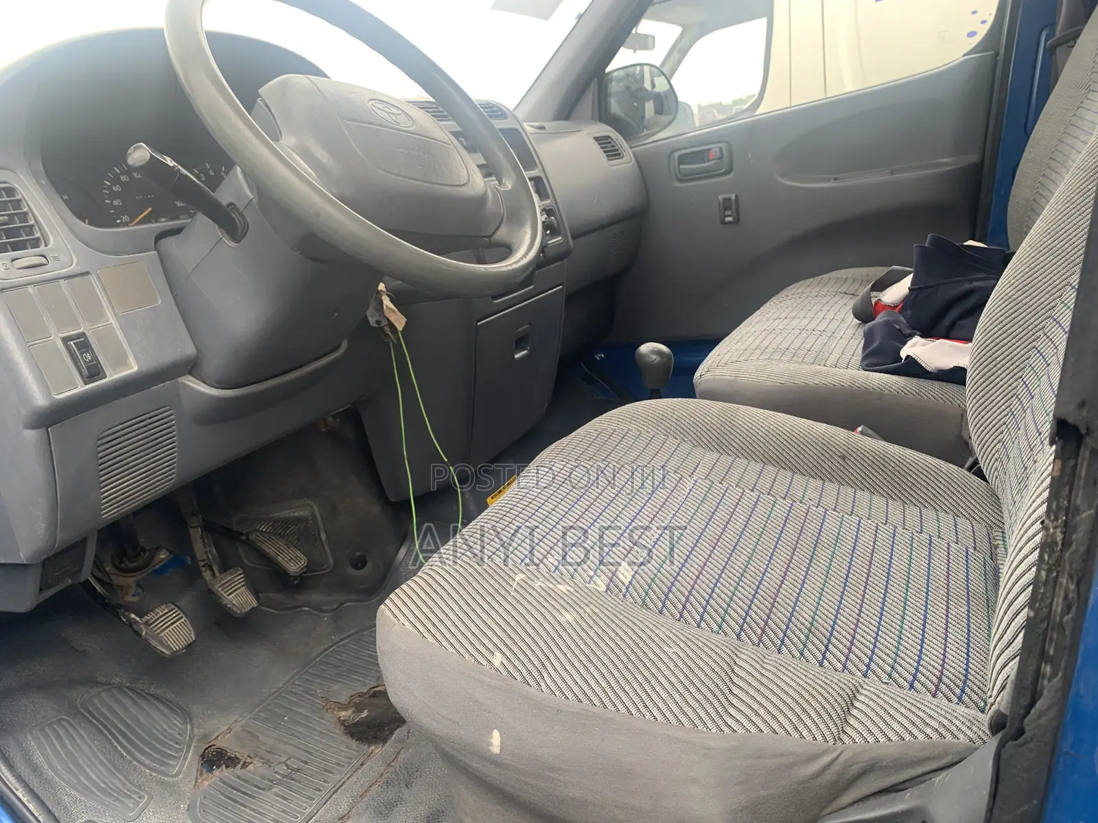 Toyota HiAce 2005 Blue
