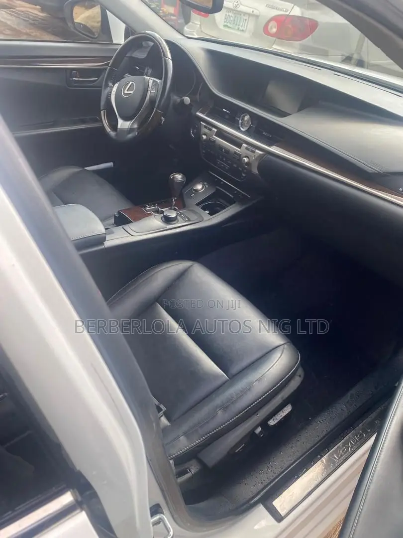Lexus ES 350 FWD 2013 White