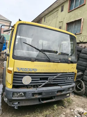 Volvo Fl6 Truck Cap and Chassis