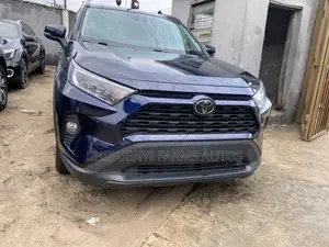 Toyota RAV4 2021 Blue