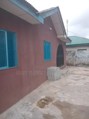 1bdrm Bungalow in Iyana Ipaja Lagos, Dopemu for rent
