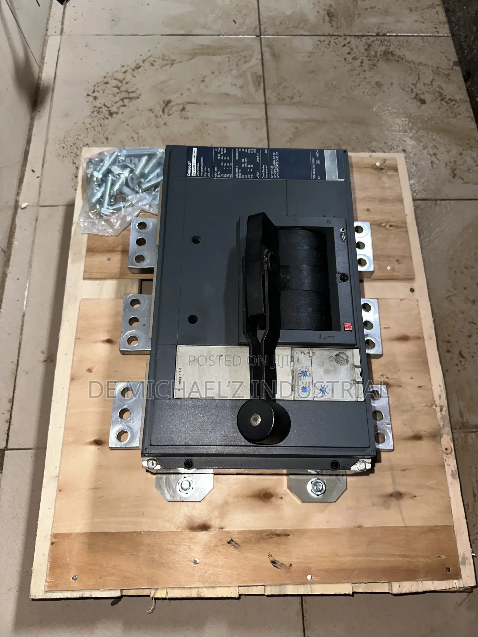 2500a Schneider Circuit Breaker 3pole